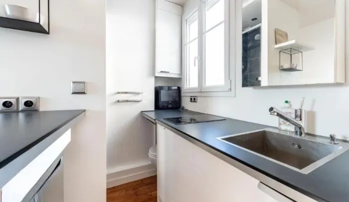 Bright With Terrace 16th Apartment