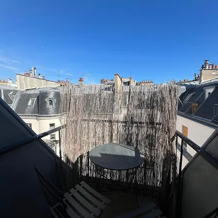 Bright With Terrace 16th París