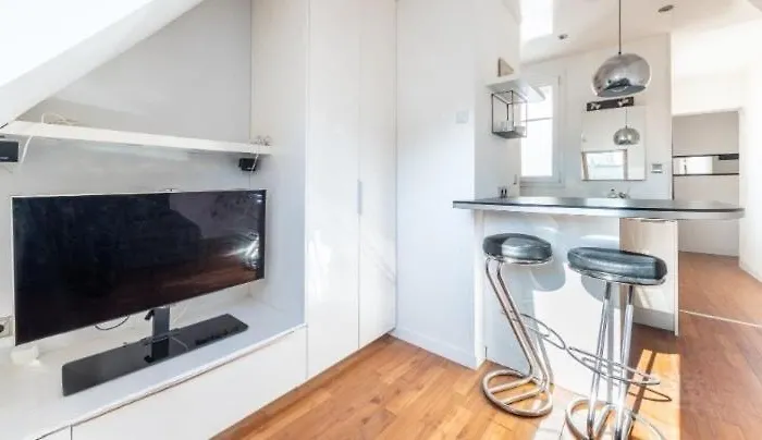 Bright With Terrace 16th 파리